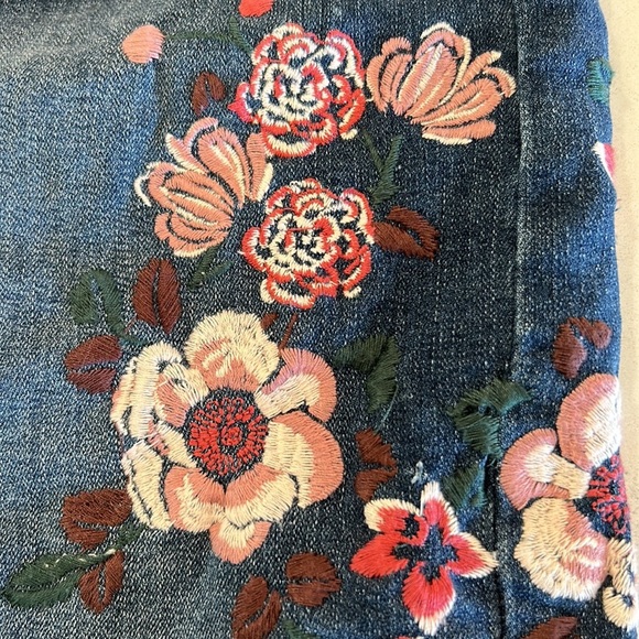 Seven Jean Skirt w/ Embroidered Flowers and Decorative Back Pockets sz.12 or 14 - Picture 6 of 11